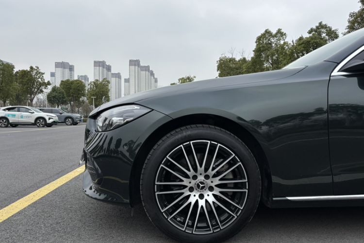 Used Mercedes-Benz C-Class 2023 Facelift C 260 L Exterior 6