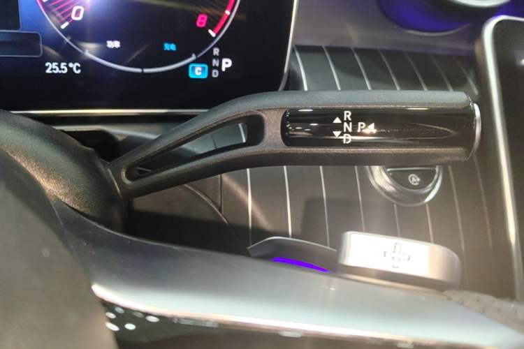 Used Mercedes-Benz C-Class 2023 Restyled C 260 L Sport Edition Gear Lever