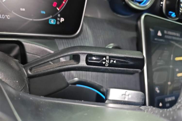 Used Mercedes-Benz C-Class 2023 C 260 L Sport Edition Gear Lever