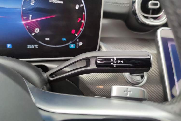 Used Mercedes-Benz C-Class 2023 Restyled C 260 L Sport Edition Gear Lever