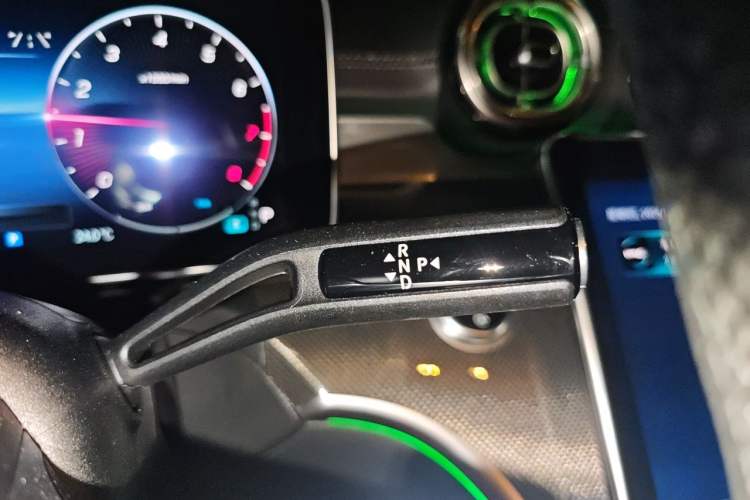 Used Mercedes-Benz C-Class 2023 C 260 L Bright Night Sports Edition Gear Lever