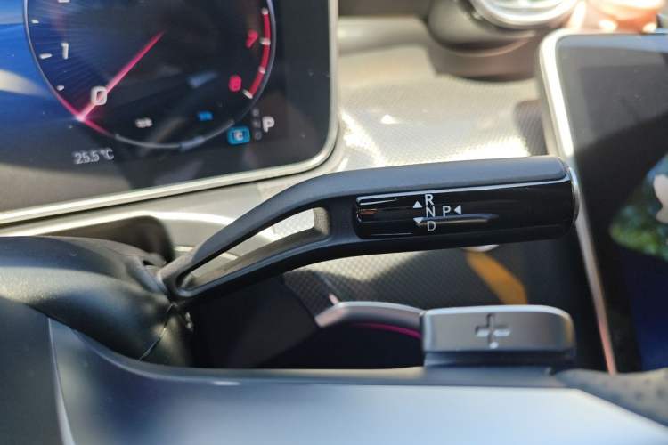 Used Mercedes-Benz C-Class 2023 Restyled C 260 L Sport Edition Gear Lever