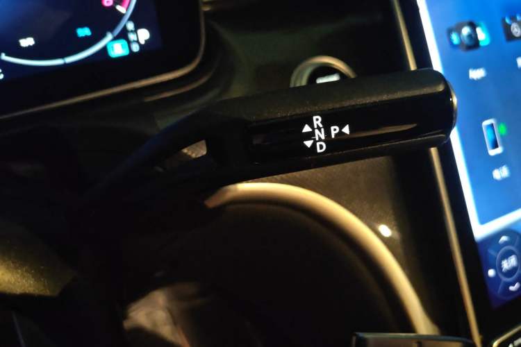 Used Mercedes-Benz C-Class 2023 C 200 L Sport Edition Gear Lever