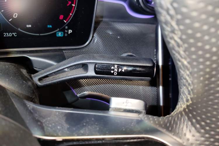 Used Mercedes-Benz C-Class 2023 Second Facelift C 260 L Sport Edition Gear Lever