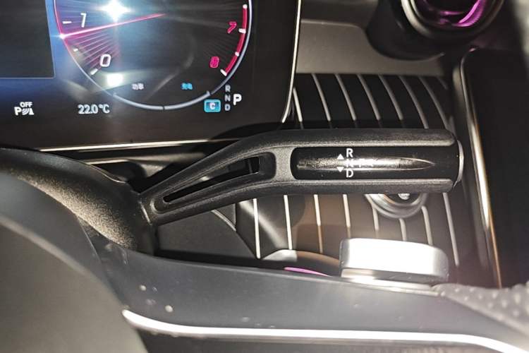 Used Mercedes-Benz C-Class 2023 C 260 L Bright Night Sports Edition Gear Lever