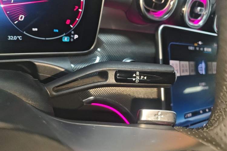Used Mercedes-Benz C-Class 2023 Restyled C 260 L Sport Edition Gear Lever