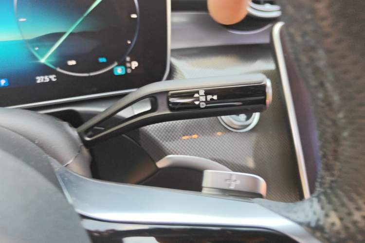 Used Mercedes-Benz C-Class 2023 Restyled C 260 L Night Edition Sports Version Gear Lever