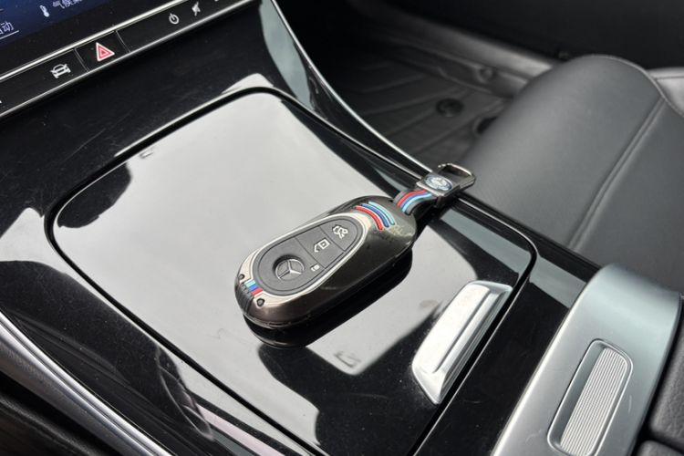 Used Mercedes-Benz C-Class 2023 Facelift C 260 L Interior 1