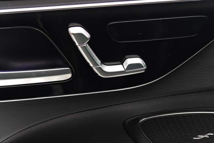 Used Mercedes-Benz C-Class 2023 Second Facelift C 260 L Sport Edition Interior 10