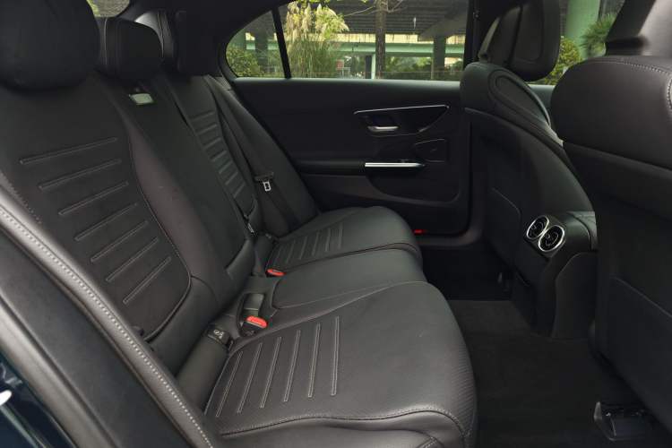 Used Mercedes-Benz C-Class 2023 Second Facelift C 260 L Sport Edition Interior 11