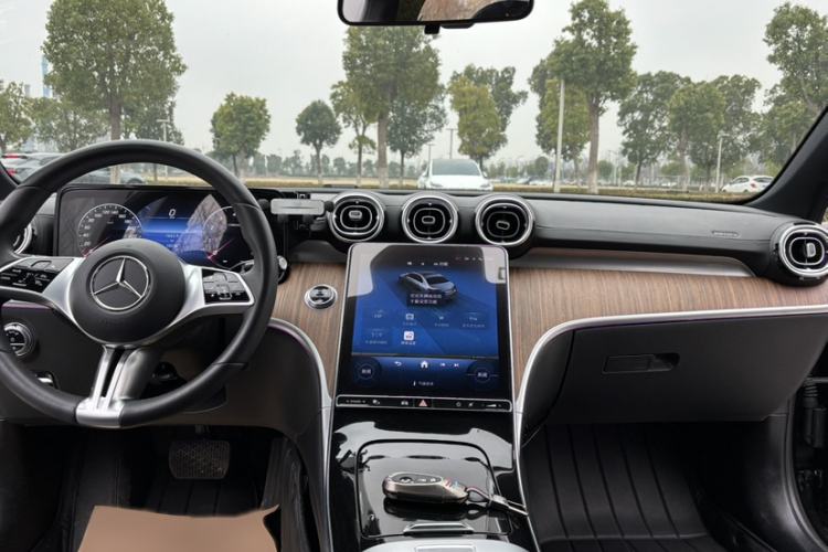 Used Mercedes-Benz C-Class 2023 Facelift C 260 L Interior 3