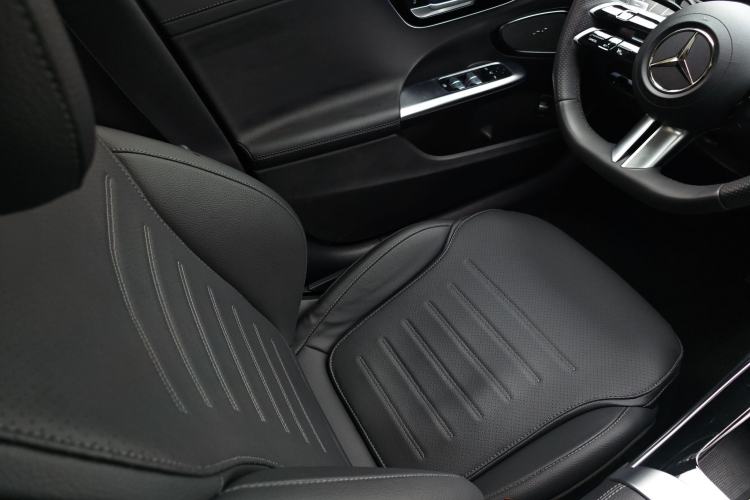 Used Mercedes-Benz C-Class 2023 Second Facelift C 260 L Sport Edition Interior 4