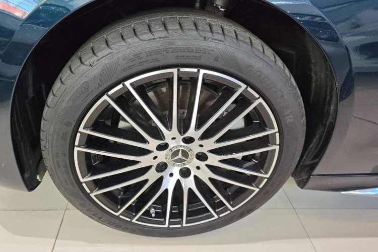 Used Mercedes-Benz C-Class 2023 Second Facelift C 260 L Sport Edition Left Front Wheel Hub