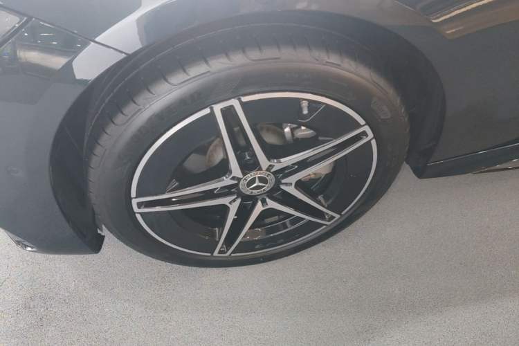 Used Mercedes-Benz C-Class 2023 Restyled C 260 L Night Edition Sports Version Left Front Wheel Hub