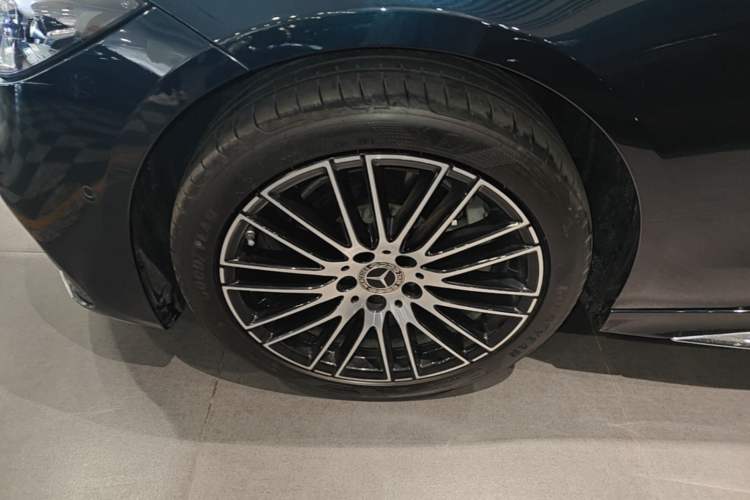 Used Mercedes-Benz C-Class 2023 Revised C 200 L Sport Edition Left Front Wheel Hub