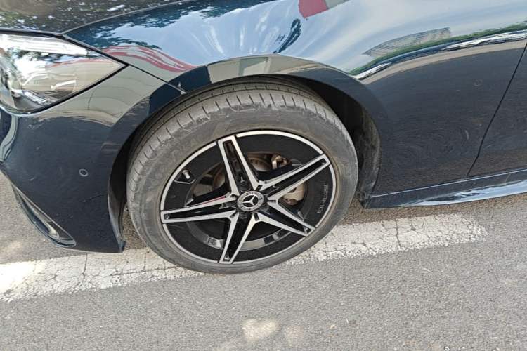 Used Mercedes-Benz C-Class 2023 C 260 L Bright Night Sports Edition Left Front Wheel Hub