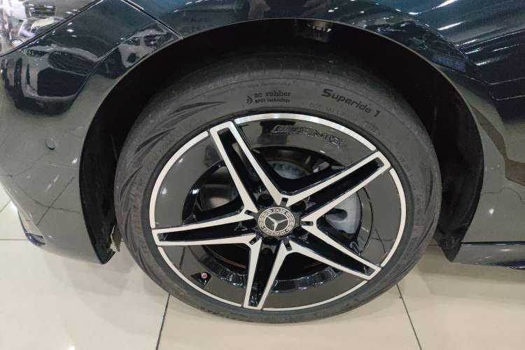 Used Mercedes-Benz C-Class 2023 Restyled C 260 L Night Edition Sports Version Left Front Wheel Hub