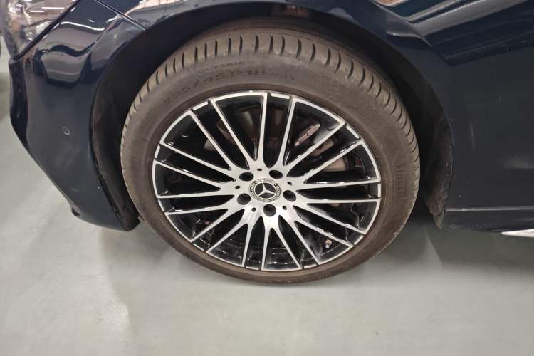Used Mercedes-Benz C-Class 2023 Restyled C 260 L Sport Edition Left Front Wheel Hub