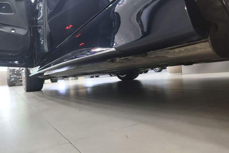 Used Mercedes-Benz C-Class 2023 Restyled C 260 L Sport Edition Left Side Sill