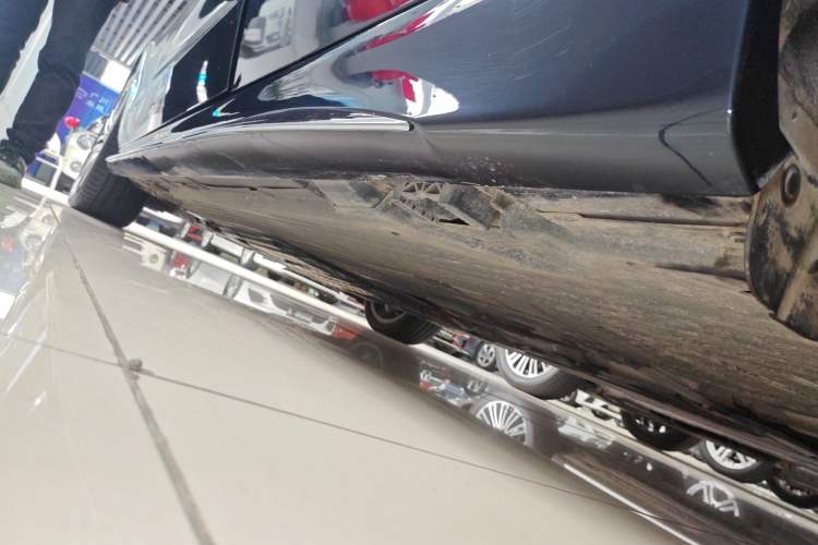 Used Mercedes-Benz C-Class 2023 C 260 L Sport Edition Left Side Sill