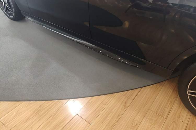 Used Mercedes-Benz C-Class 2023 Restyled C 260 L Night Edition Sports Version Left Side Sill