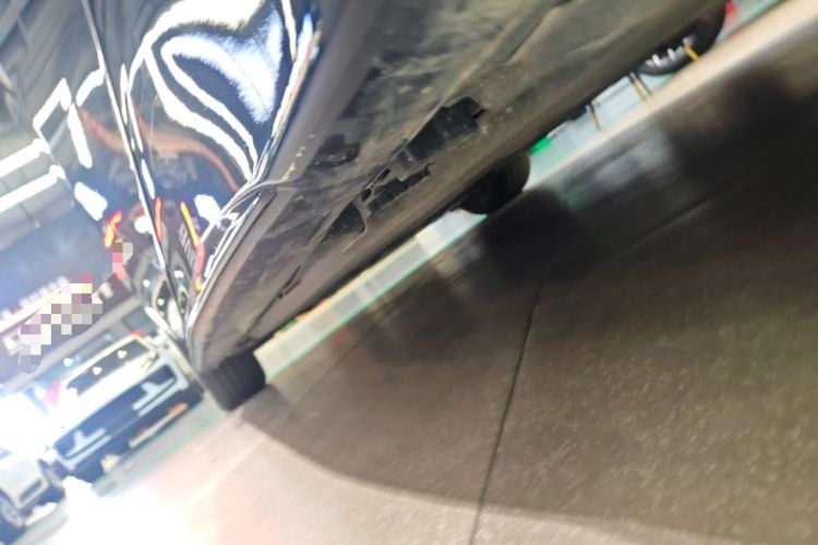 Used Mercedes-Benz C-Class 2023 C 260 L Bright Night Sports Edition Left Side Sill