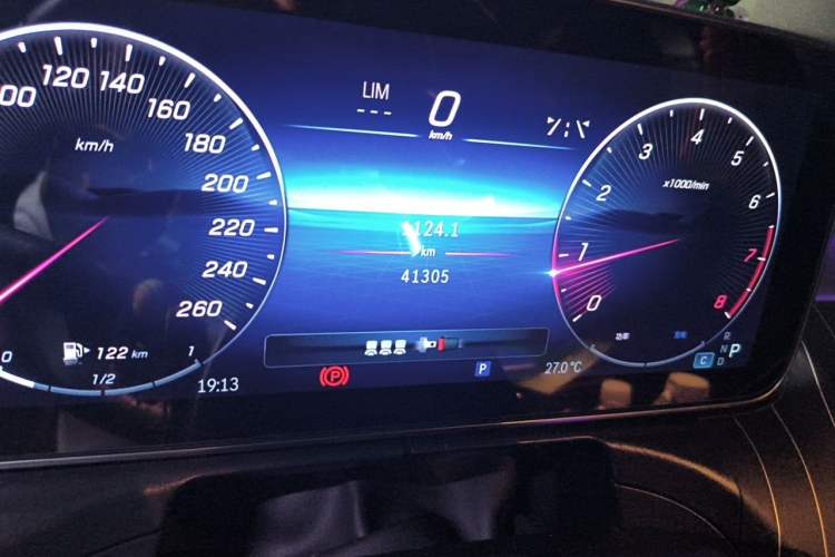 Used Mercedes-Benz C-Class 2023 Second Facelift C 260 L Sport Edition Odometer Close Up