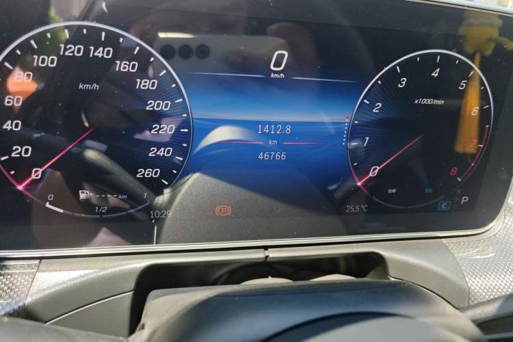 Used Mercedes-Benz C-Class 2023 Restyled C 260 L Sport Edition Odometer Close Up