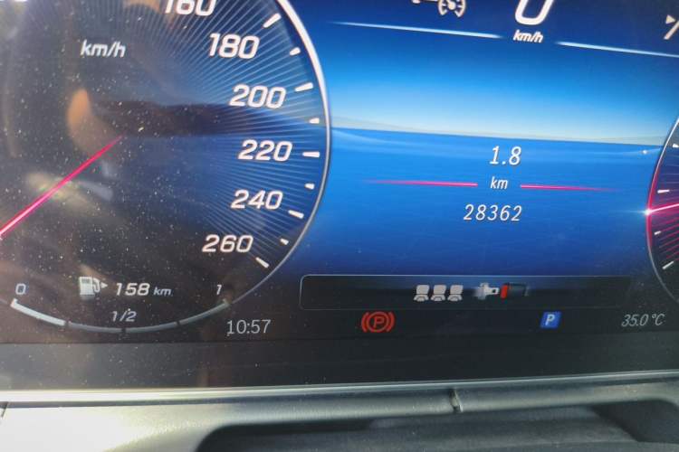 Used Mercedes-Benz C-Class 2023 Restyled C 260 L Sport Edition Odometer Close Up