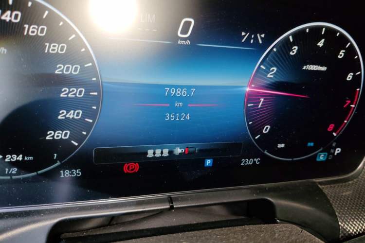 Used Mercedes-Benz C-Class 2023 Second Facelift C 260 L Sport Edition Odometer Close Up