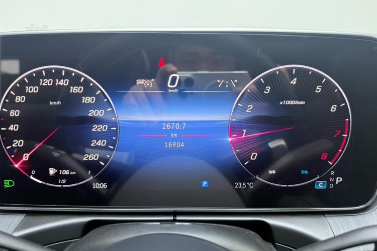 Used Mercedes-Benz C-Class 2023 Restyled C 260 L Sport Edition Odometer Close Up