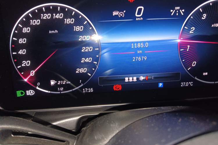 Used Mercedes-Benz C-Class 2023 C 260 L Odometer Close Up