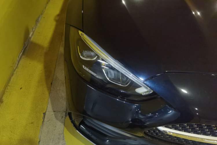 Used Mercedes-Benz C-Class 2023 C 200 L Sport Edition Right Front Headlight