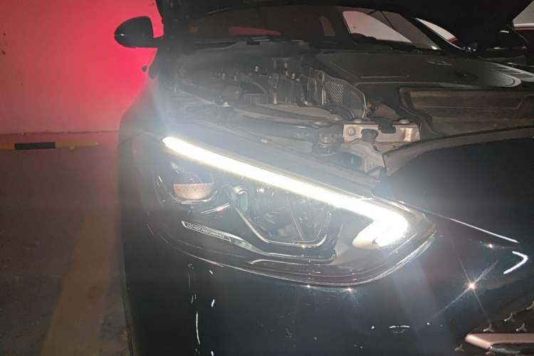 Used Mercedes-Benz C-Class 2023 Restyled C 260 L Night Edition Sports Version Right Front Headlight