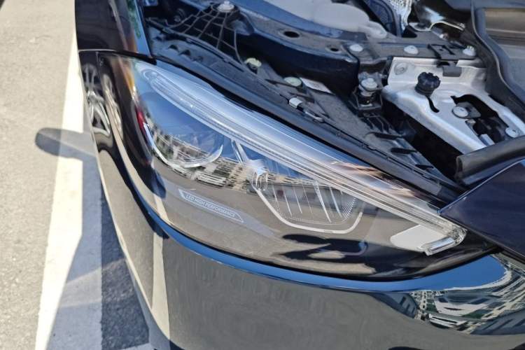 Used Mercedes-Benz C-Class 2023 Restyled C 260 L Sport Edition Right Front Headlight