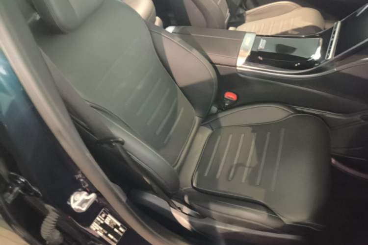 Used Mercedes-Benz C-Class 2023 Restyled C 260 L Night Edition Sports Version Right Front Seat