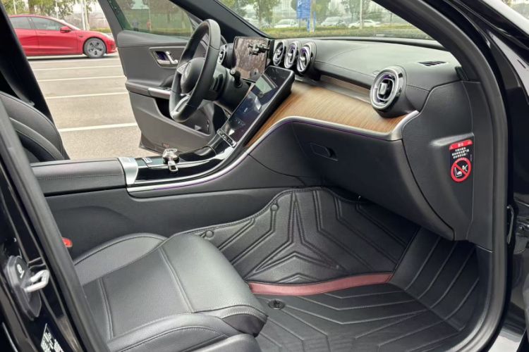 Used Mercedes-Benz C-Class 2023 Facelift C 260 L Right Front Seat