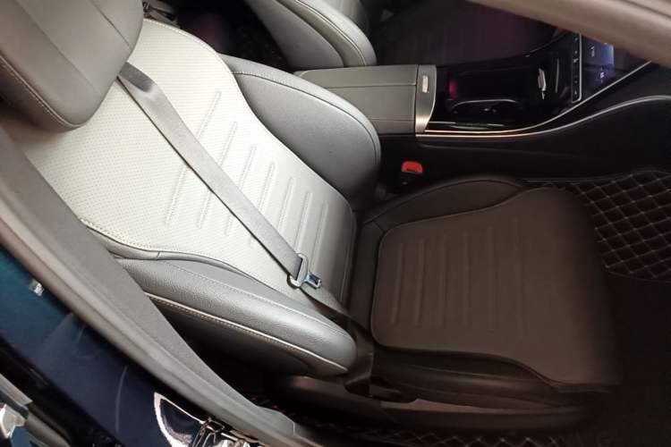 Used Mercedes-Benz C-Class 2023 C 200 L Sport Edition Right Front Seat