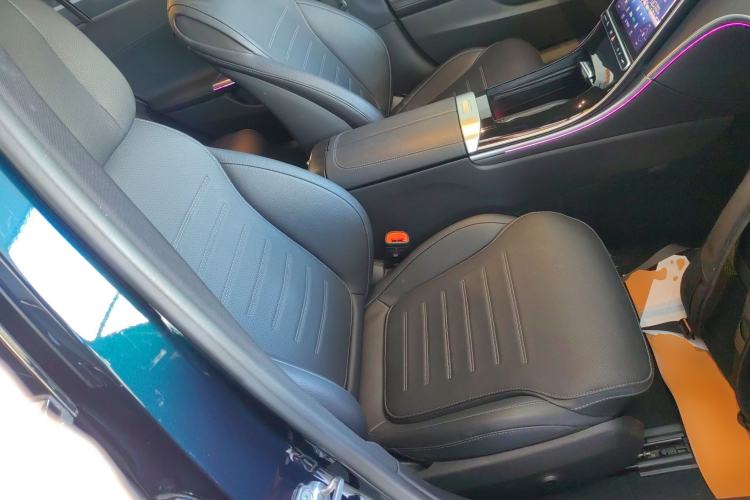 Used Mercedes-Benz C-Class 2023 Restyled C 260 L Night Edition Sports Version Right Front Seat