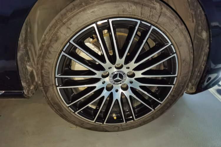 Used Mercedes-Benz C-Class 2023 Facelift C 260 L Right Front Wheel Hub