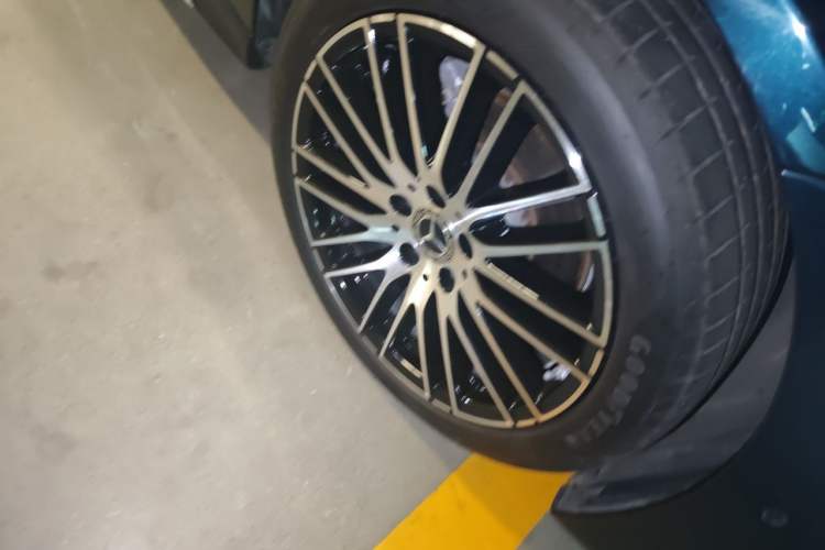 Used Mercedes-Benz C-Class 2023 Second Facelift C 260 L Right Front Wheel Hub