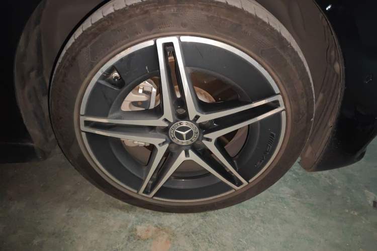 Used Mercedes-Benz C-Class 2023 Restyled C 260 L Night Edition Sports Version Right Front Wheel Hub