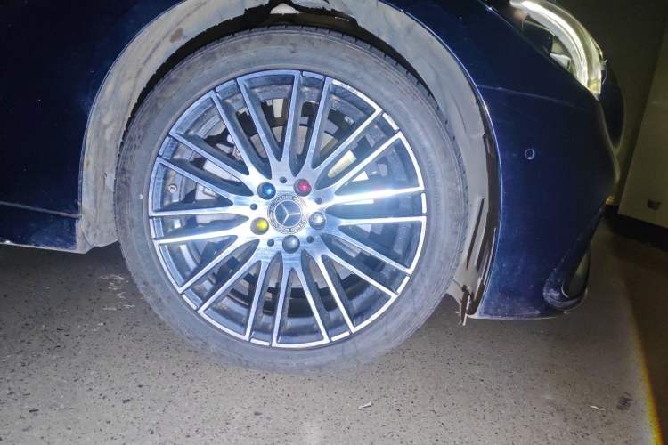 Used Mercedes-Benz C-Class 2023 C 200 L Sport Edition Right Front Wheel Hub
