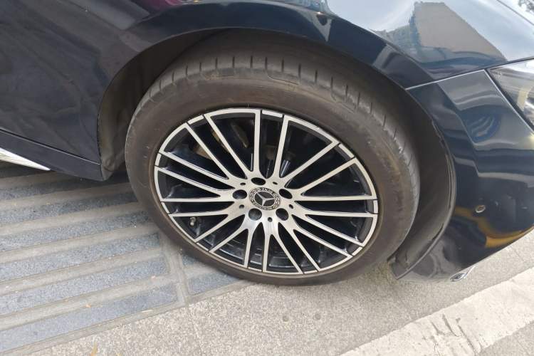 Used Mercedes-Benz C-Class 2023 C 260 L Sport Edition Right Front Wheel Hub
