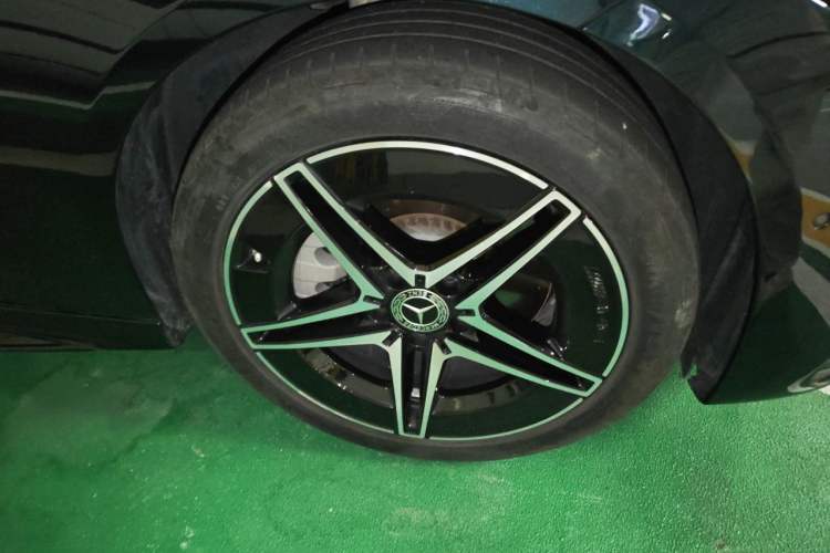 Used Mercedes-Benz C-Class 2023 C 260 L Bright Night Sports Edition Right Front Wheel Hub