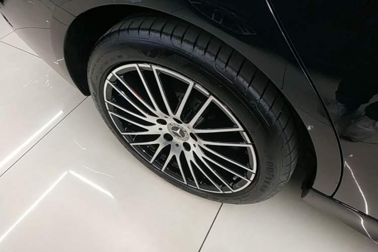 Used Mercedes-Benz C-Class 2023 C 260 L Sport Edition Right Rear Wheel Hub