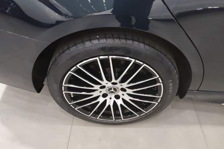 Used Mercedes-Benz C-Class 2023 Restyled C 260 L Sport Edition Right Rear Wheel Hub