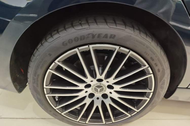 Used Mercedes-Benz C-Class 2023 Second Facelift C 260 L Sport Edition Right Rear Wheel Hub
