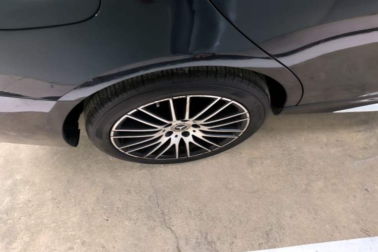 Used Mercedes-Benz C-Class 2023 Restyled C 260 L Sport Edition Right Rear Wheel Hub