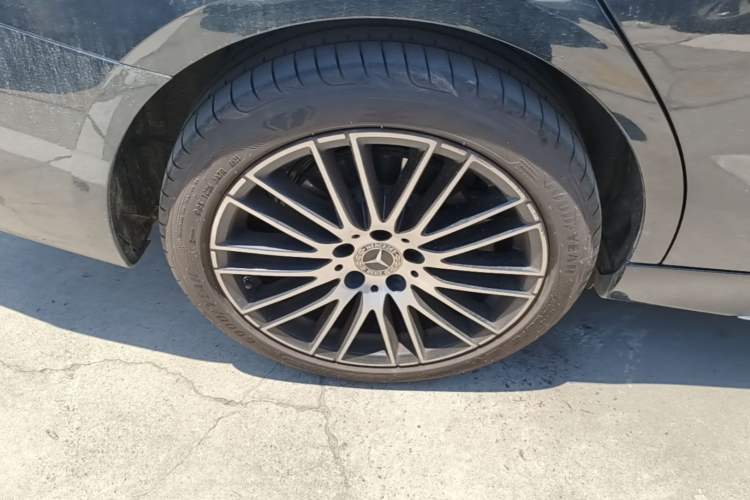 Used Mercedes-Benz C-Class 2023 C 260 L Sport Edition Right Rear Wheel Hub
